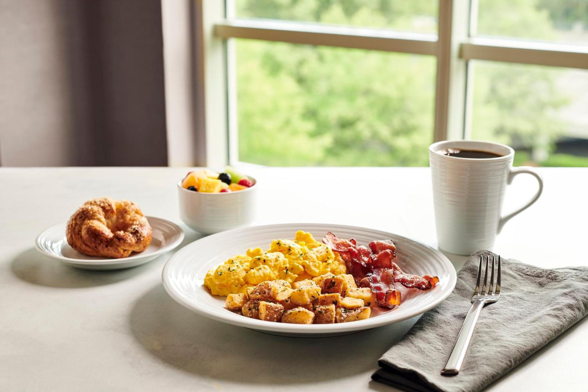 Holiday Inn Baton Rouge College Drive I-10 By Ihg Esterno foto