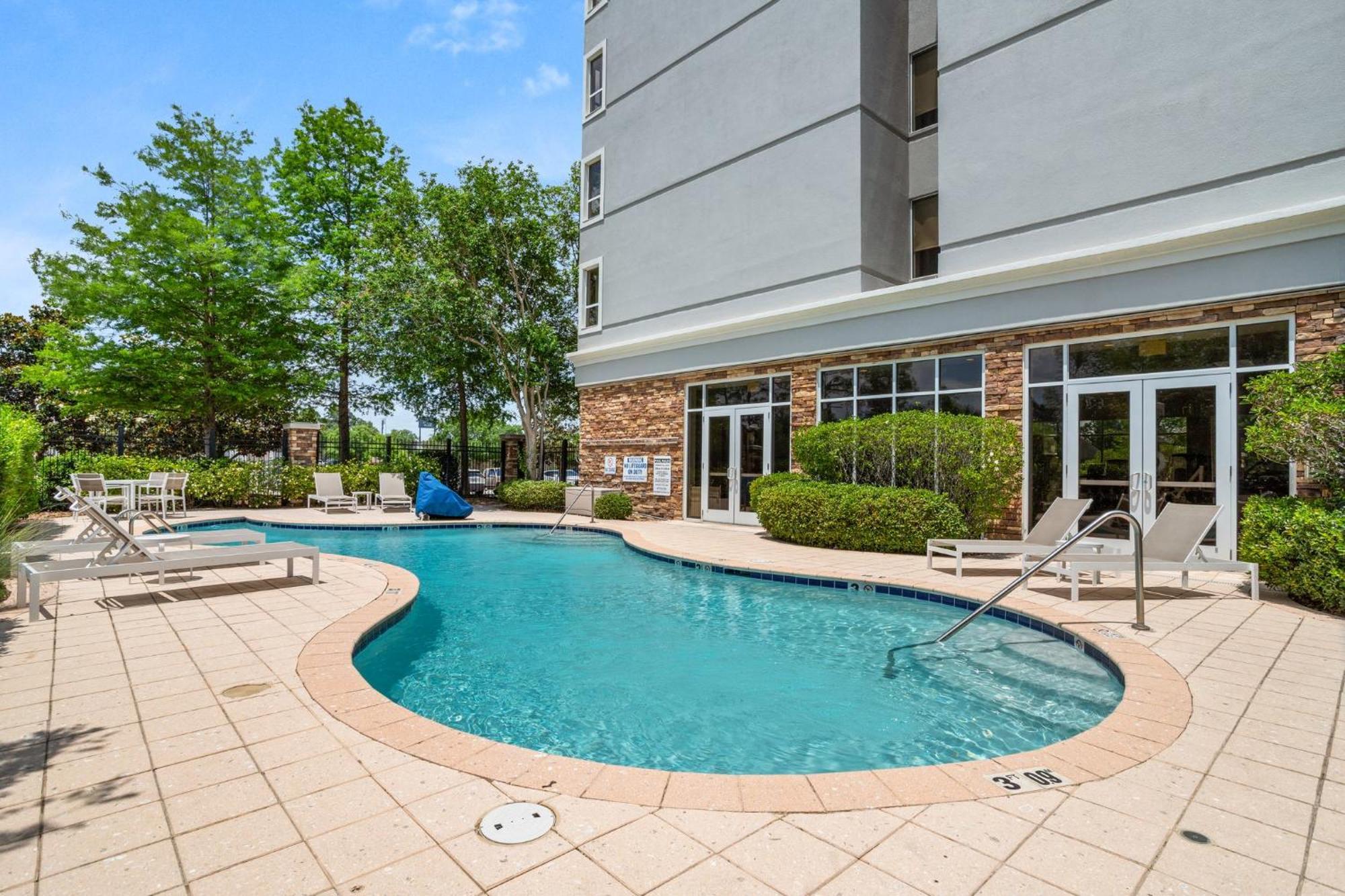 Holiday Inn Baton Rouge College Drive I-10 By Ihg Esterno foto